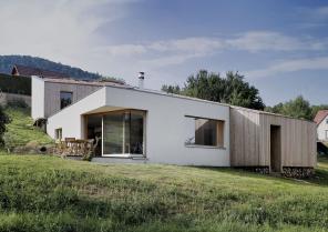 Construction d'une maison dans la pente à Reinhardsmunster