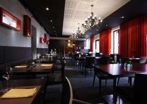 Aménagement d'une salle de restaurant _ La Charrue