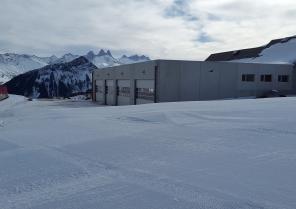 garages à dameuses à la toussuire (sybelles) savoie