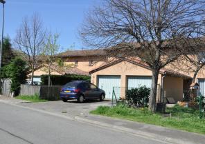 rue_garages.jpg