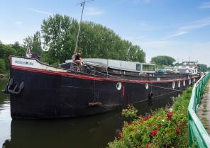 Transformation d'une péniche en logement