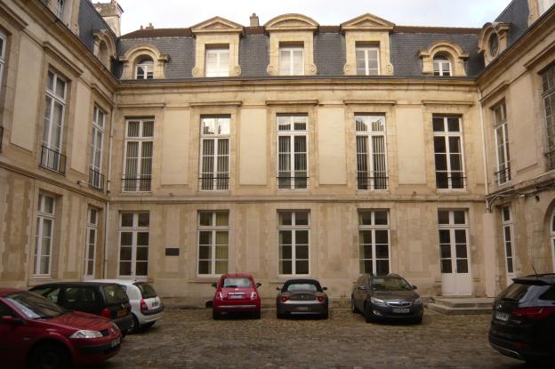 Vue de depuis la cour