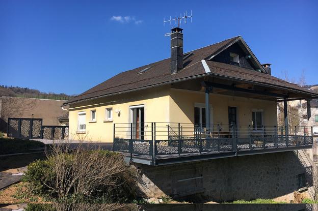 TERRASSE EN ENCORBELLEMENT