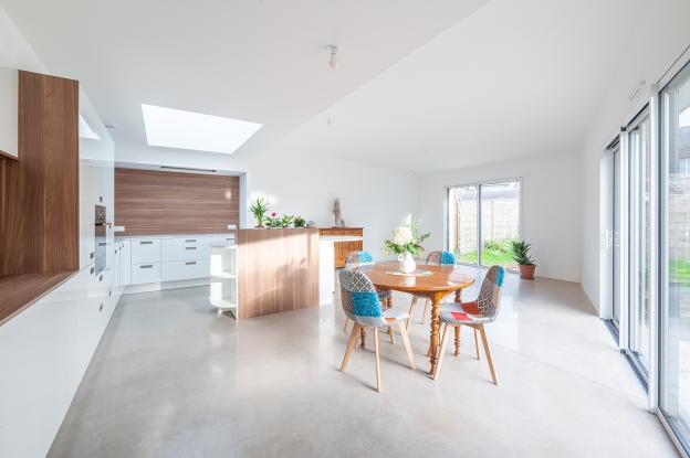 maison-brique-bois-bardage-zinc-contemporaine-verriere-carole-groulet-architecte
