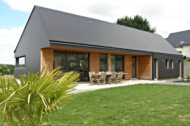 maison-bois-bardage-ardoises-ouate-de-cellulose-contemporaine-carole-groulet-arc