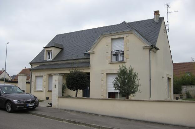 Façade sur entrée