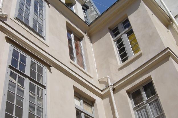 RESTAURATION LOURDE DES FACADES COUR