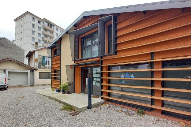 mTm vue sur la facade d'entree