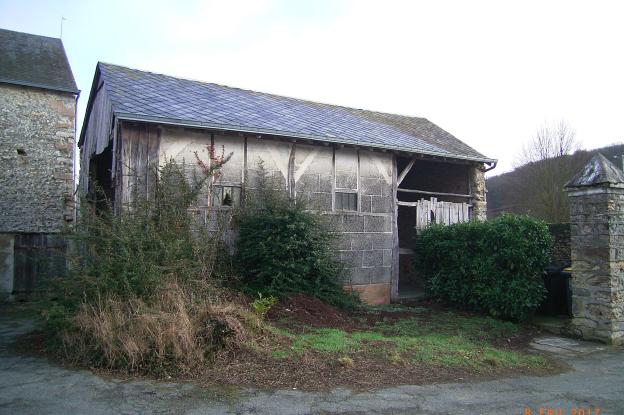 Vue de la remise avant travaux côté cour