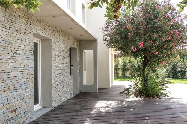 argiles_baro_architectes_la_maison_reunie_entree.jpg