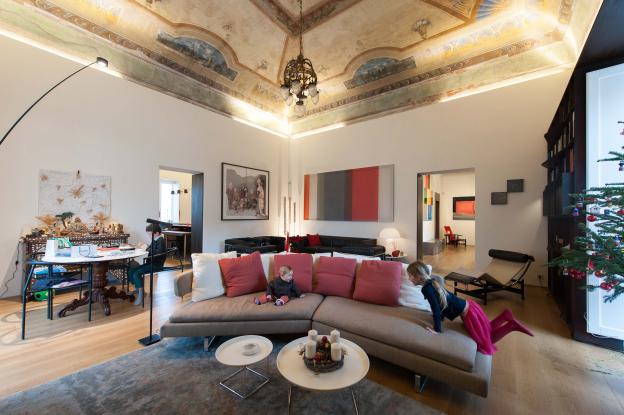sejour_fresque_meuble_contemporain_palais_palerme_cascio_architectes.jpg