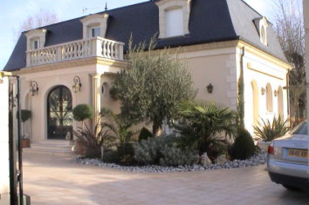 Maison neuve à la Mansart
