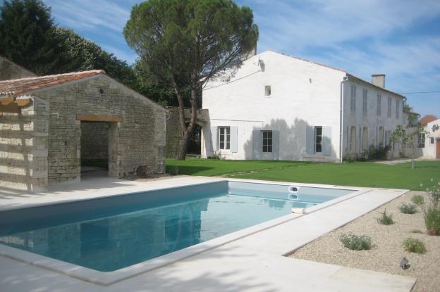 piscine et maison