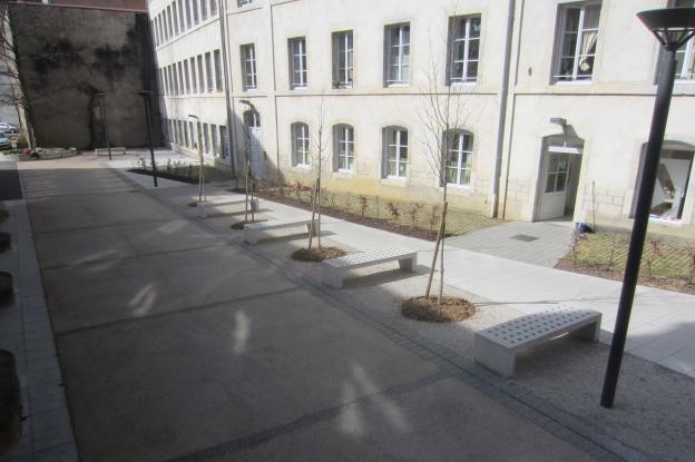 aménagement de la cour