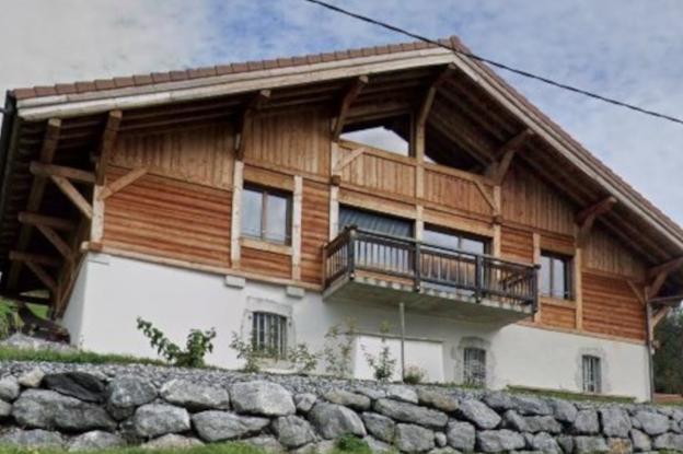Reconstruction après sinistre d'un chalet bois en poteaux poutres