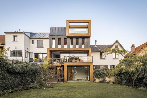  Lauréat du Prix "Trophée de la construction", dans la catégorie rénovation loge