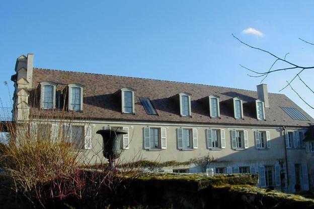 façade et toiture coté Cloitre: création des lucarnes et éléments de verrieres, 