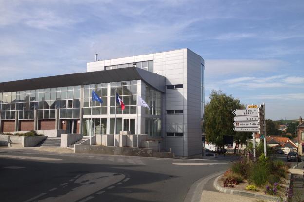 La surélévation ainsi que le nouveau parvis