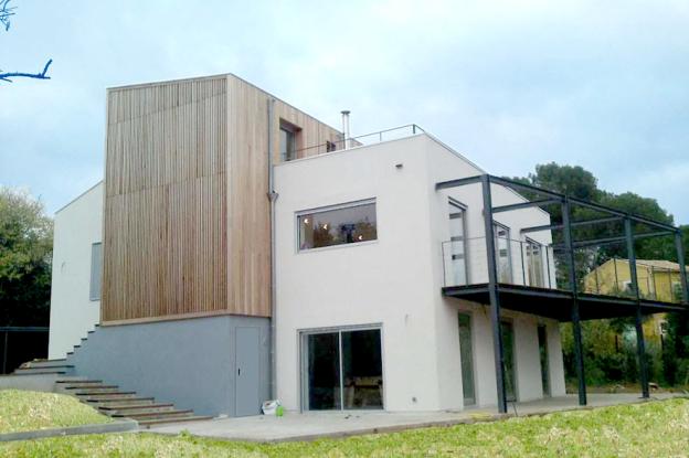 Vue de la façade principale à ouest.
