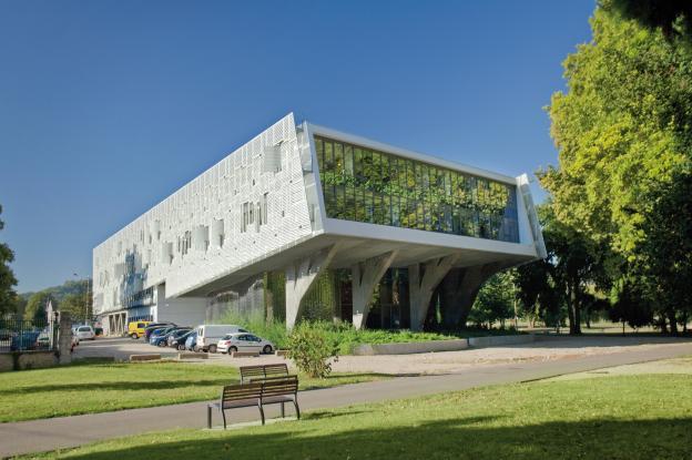 Vue extérieure de la Maison de Territoire. © Ronan Kerloch