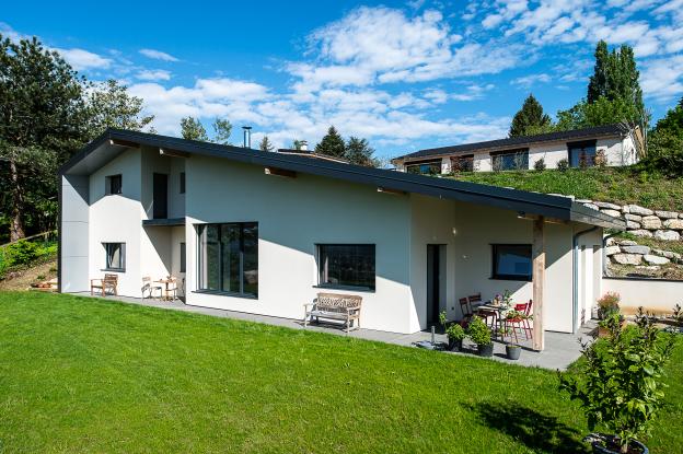 façades mixtes : bardage métallique et enduit minéral