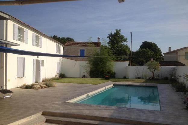 24-vue_terrasse_et_piscine.jpg