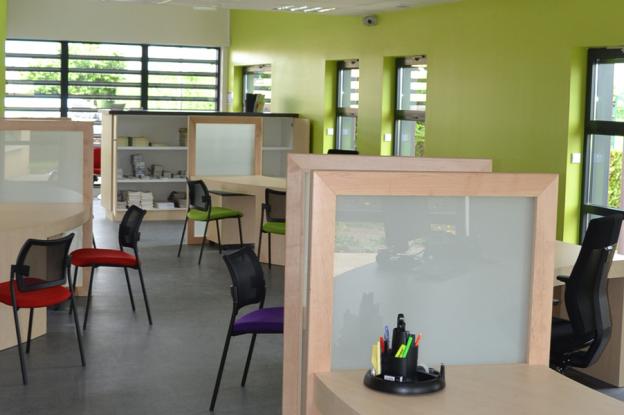 a045bureau1.jpg