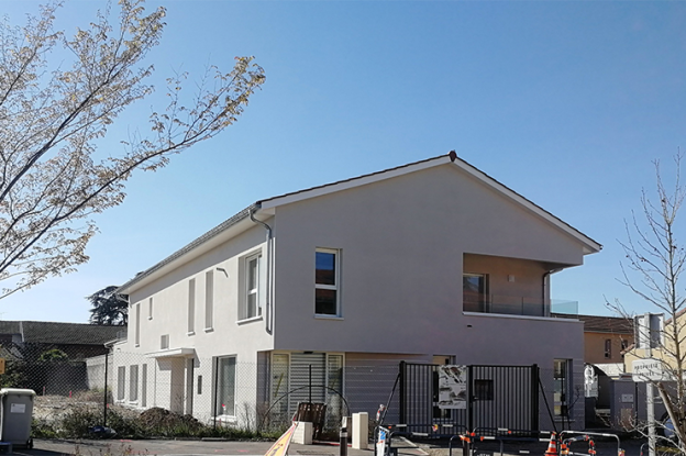 Logements - Agence Postale - local médical / centre bourg Colombier Saugnieu