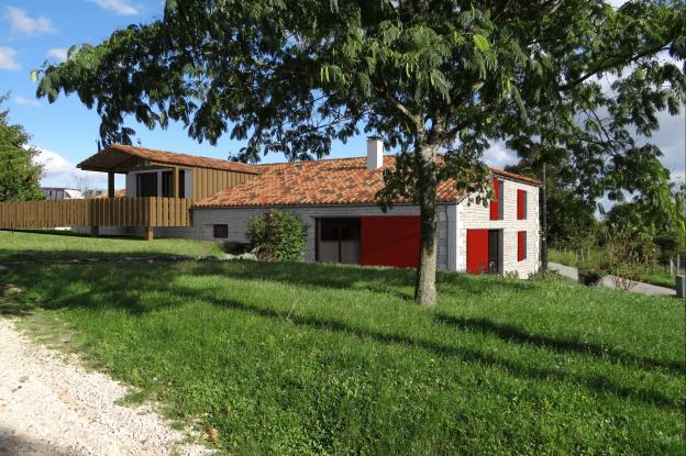 ARCHI D'ICI - Rénovation d'un corps de ferme en habitation et club house - 