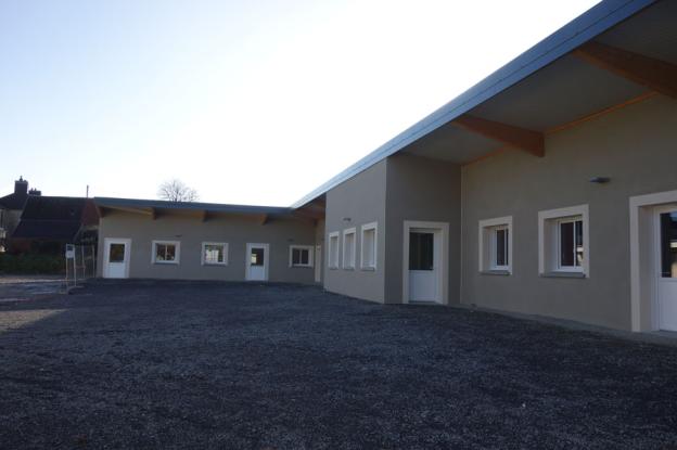 Façade sur cour des classes collège