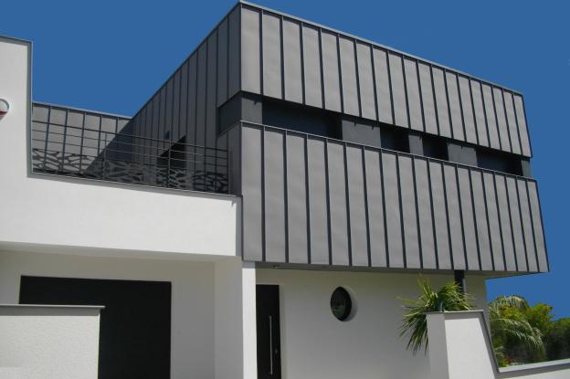la façade sud vue depuis la rue