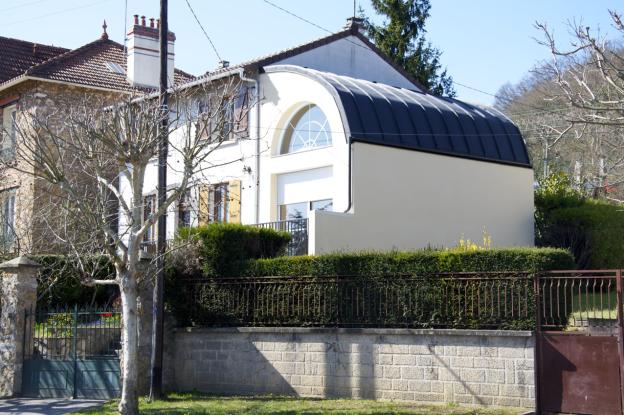 Extension de maison individuelle - Couverture en Zinc prépatiné galbé