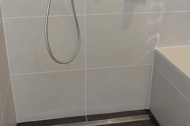 Vue de l'espace douche (après travaux)