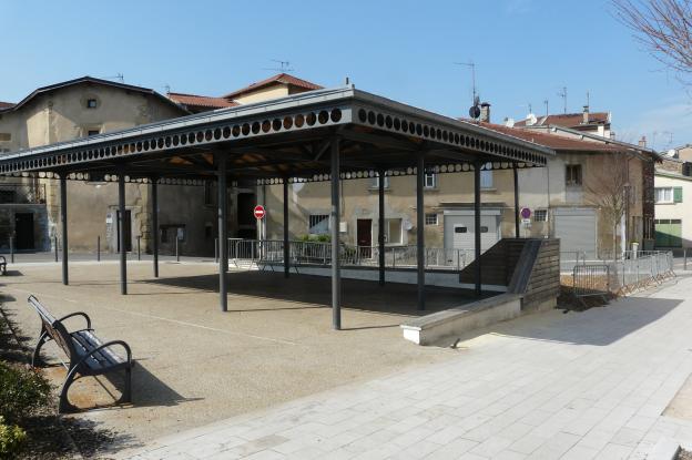 Construction d'une halle Place Jean Flacher