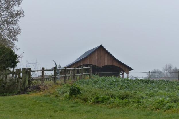 hangar_a_chevaux_rue_.jpg