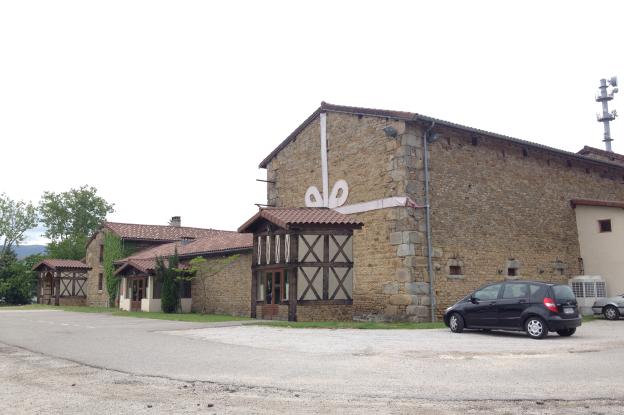 restaurant-les-vielles-pierres-auda-architectes-vignette-2.jpg
