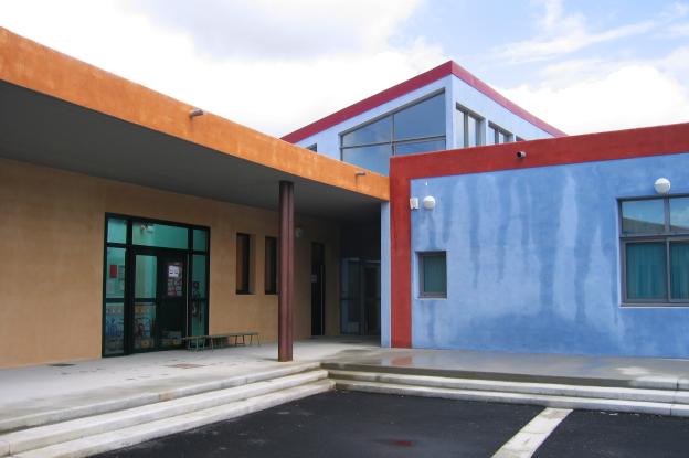 Vue Est - Préau et entrée sur cour maternelle