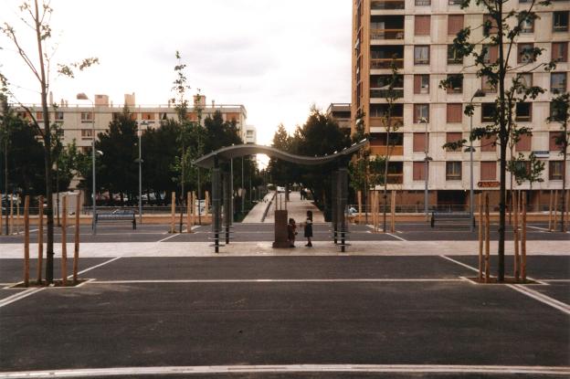 Place centrale des Canourgues