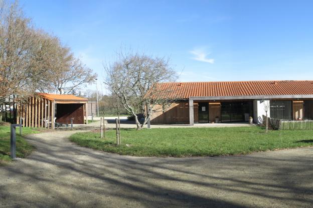 Vue d'ensemble des 4 maisons et des jardins, depuis l'Allée de Clermont