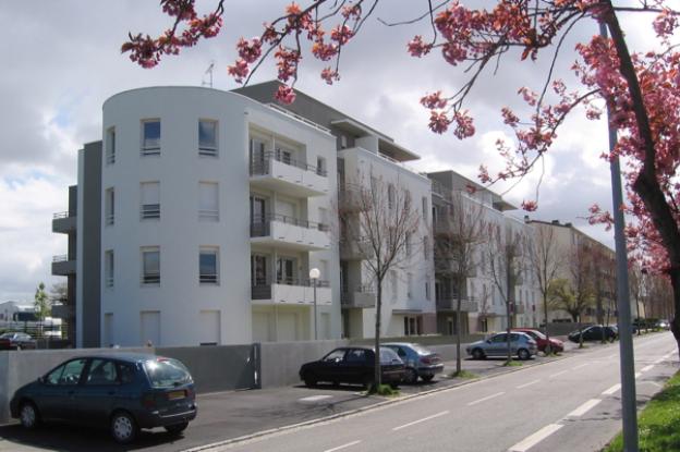 NANTES-CLOS DES TAMARIS-CÔTÉ RUE VERS LE SUD