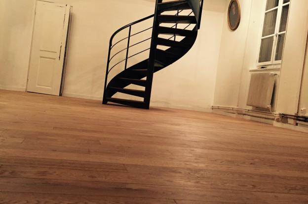 Escalier reliant le séjour aux combles aménagés