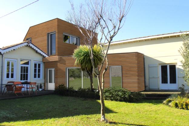 17.16-casahelp-villenave-00.jpg