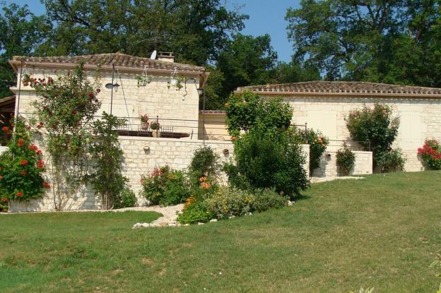 Maison rénovée et extension (terrasse et partie nuit)