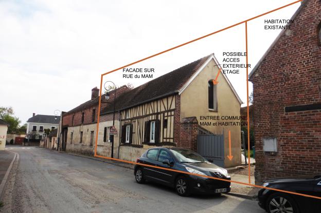 Façade sur rue du bâtiment en pan de bois 
