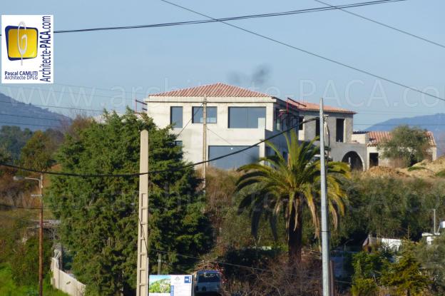 maison-contemporaine-saint-laurent-du-var-06-camliti-01.jpg