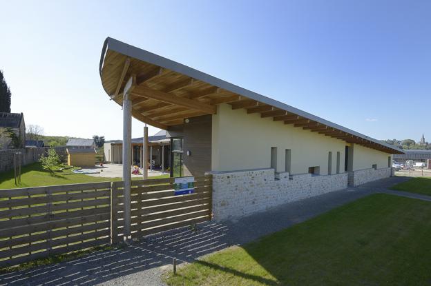 gennes_-_facade_ouest.jpg