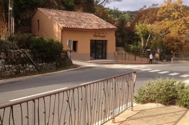 1501-poste_de_police_1m0.jpg
