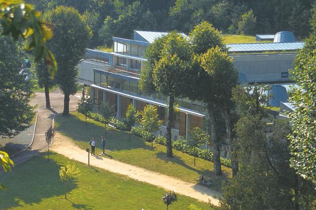 thermes_de_neyrac-les-bains.jpg