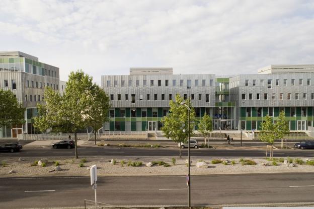 Front bâti sur l'avenue du Rhin