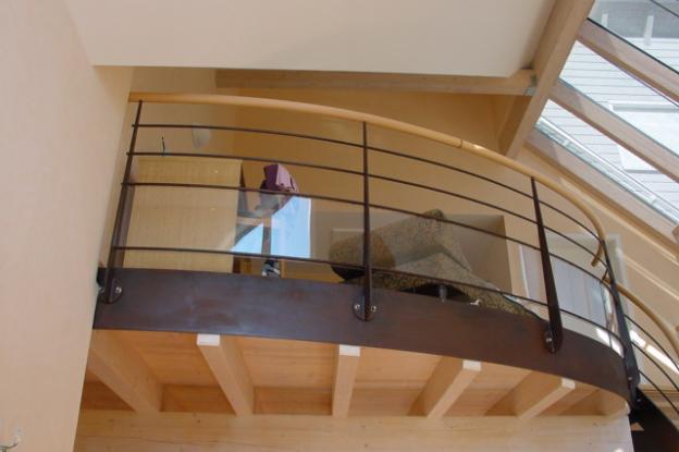 maison bioclimatique construction neuve intérieur mezzanine